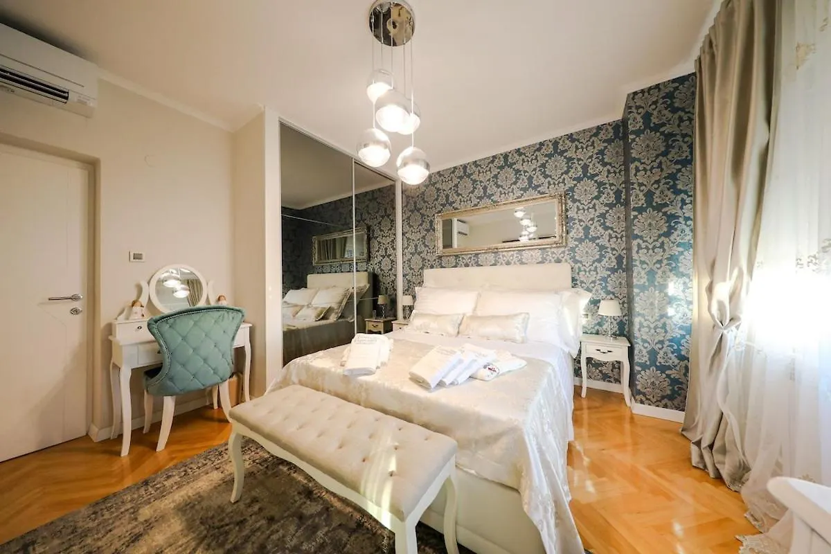Luxury Villa Experience In Center Of Zadar With Heated Pool And Jacuzzi