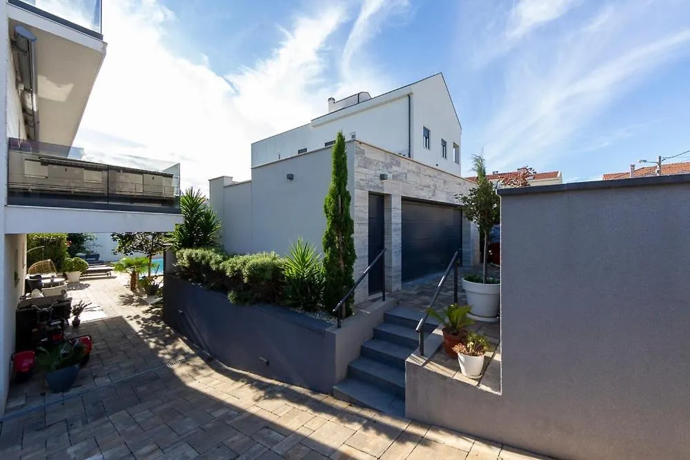 Luxury Villa Experience In Center Of Zadar With Heated Pool And Jacuzzi 0*,  Chorvatsko