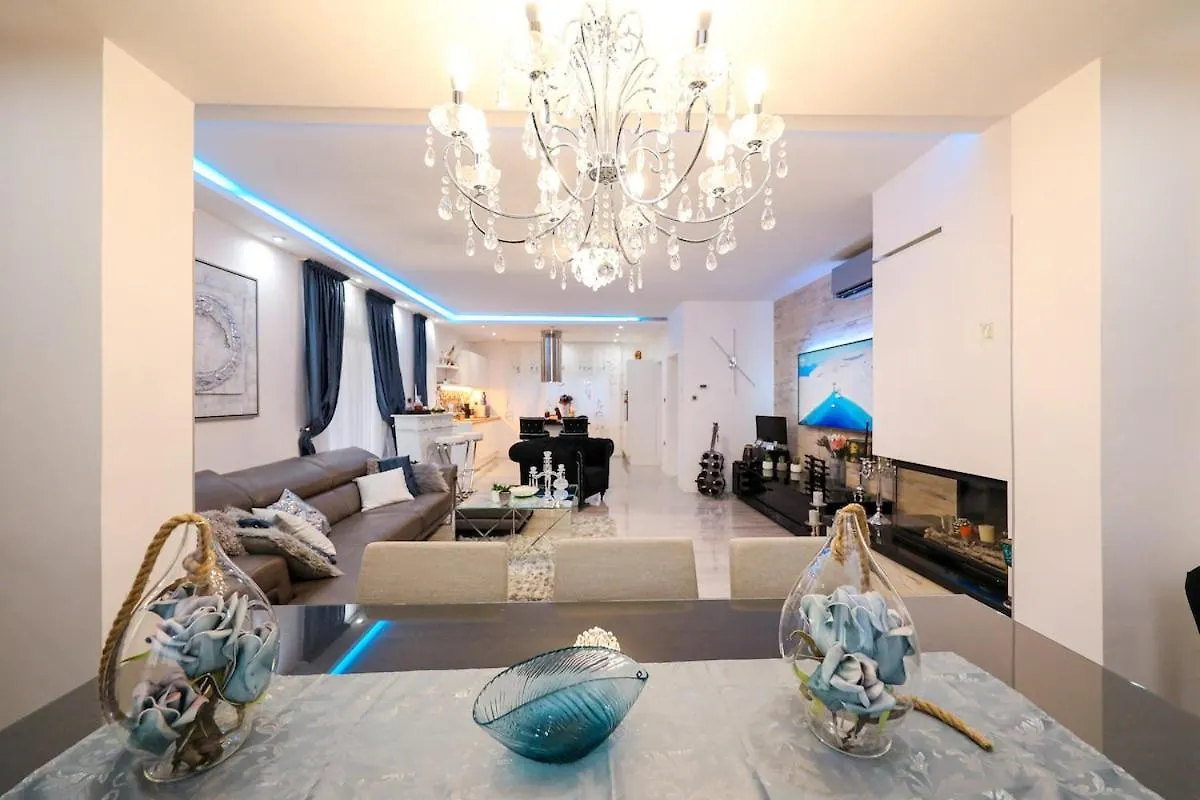 Luxury Villa Experience In Center Of Zadar With Heated Pool And Jacuzzi