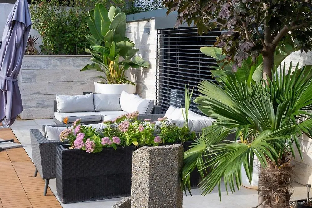 Luxury Villa Experience In Center Of Zadar With Heated Pool And Jacuzzi