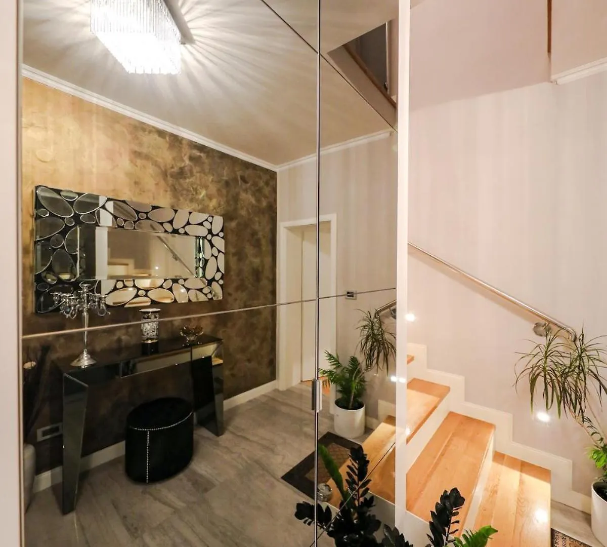 Luxury Villa Experience In Center Of Zadar With Heated Pool And Jacuzzi 0*,