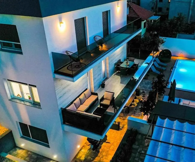 Luxury Villa Experience In Center Of Zadar With Heated Pool And Jacuzzi
